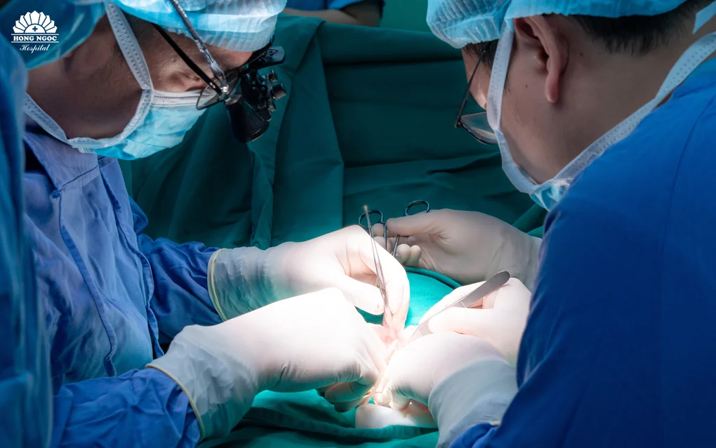 Phẫu thuật lỗ tiểu thấp cho bé 2 tuổi - 2