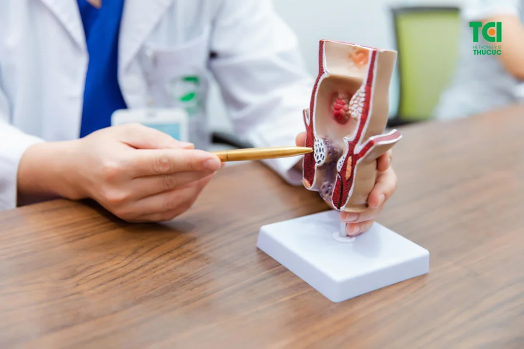 Ngất xỉu, suy nhược vì trĩ gây mất máu - 1