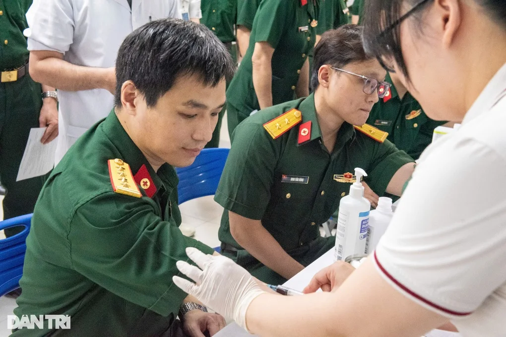 Với nhiều ca cấp cứu, 1-2 đơn vị máu đáng giá bằng cả sinh mệnh - 4 Với nhiều ca cấp cứu, 1-2 đơn vị máu đáng giá bằng cả sinh mệnh - 4