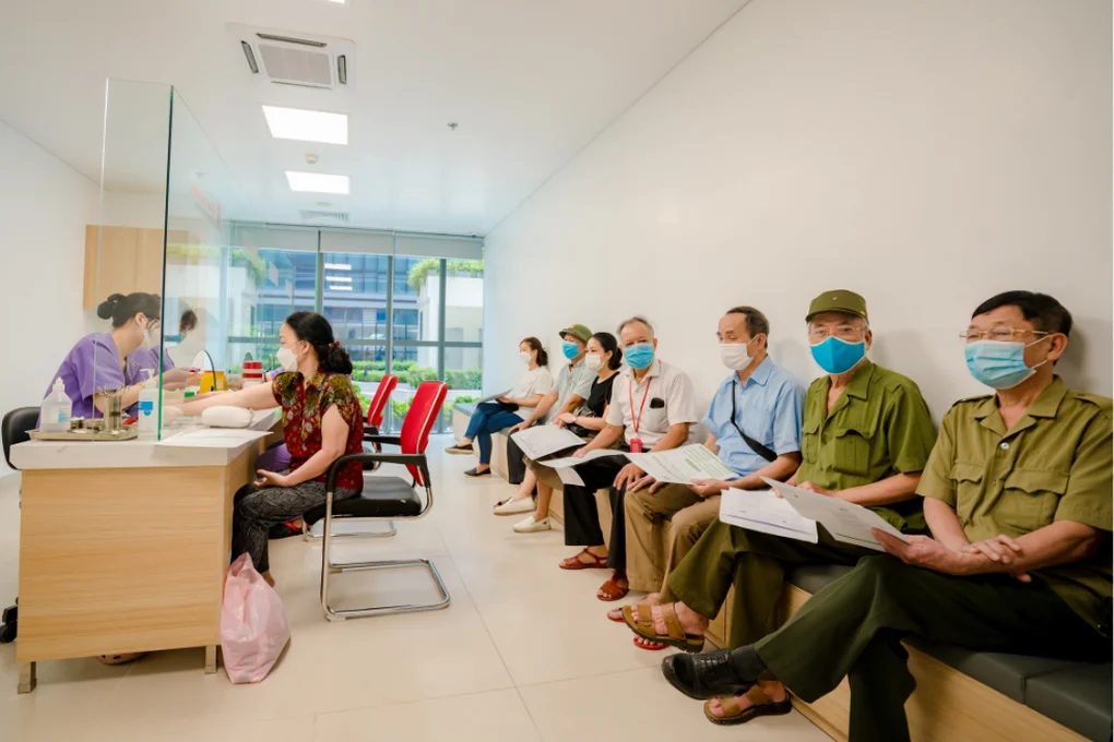 Chương trình thăm khám miễn phí, tri ân thế hệ anh hùng - 2