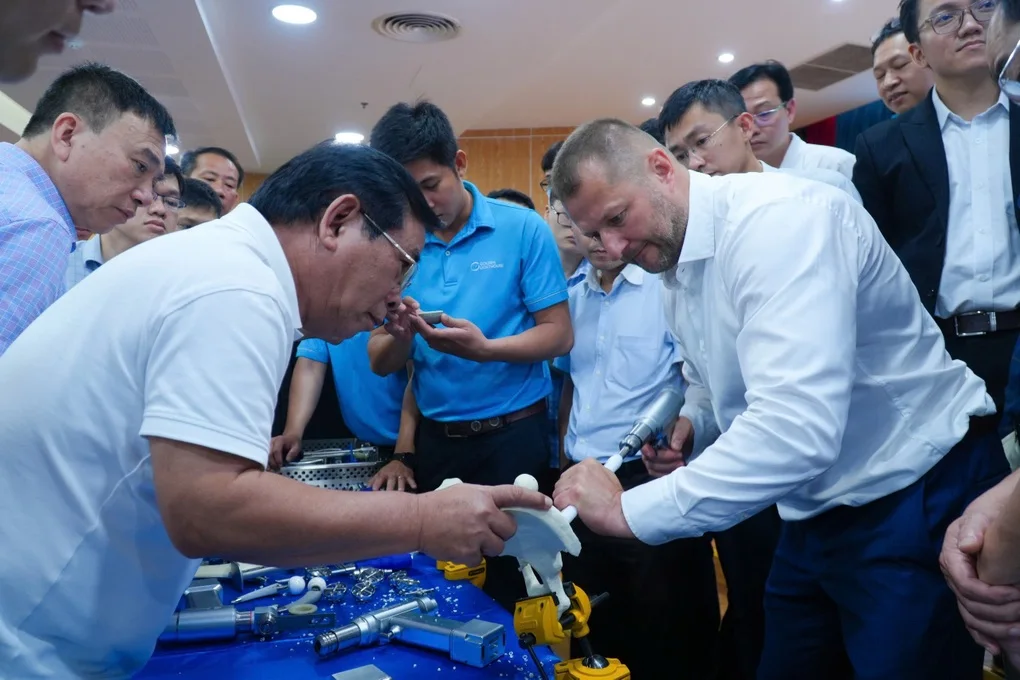 Căn bệnh ngày càng trẻ hóa gây tàn phế, tấn công người lạm dụng rượu bia - 2