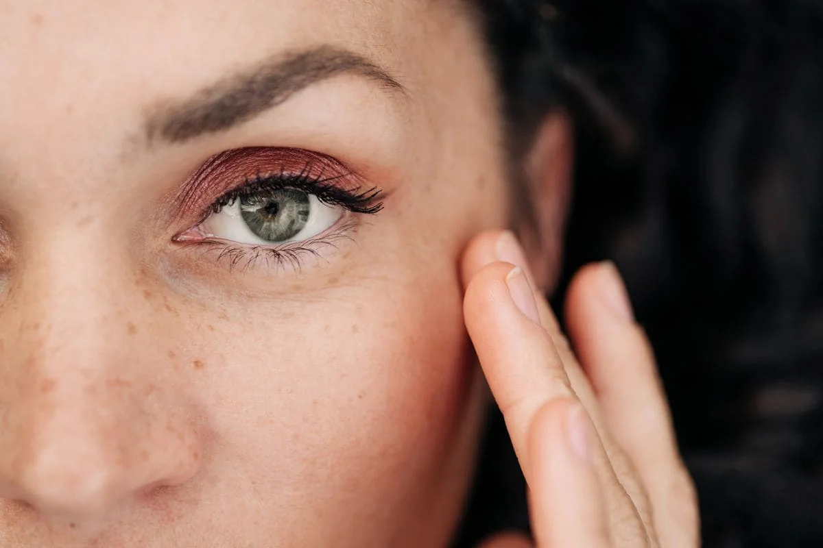 Cream blush for soft, radiant color with a skin-like finish.