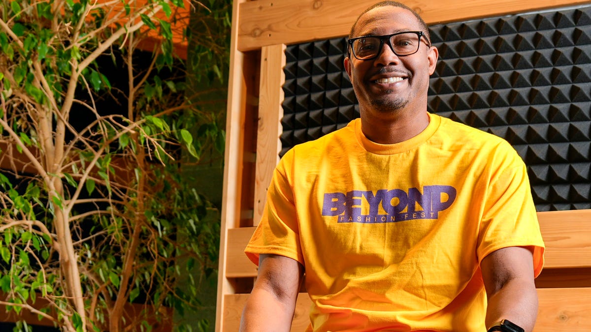 Wright House’s new 2-day fashion fest uses art, music, comedy to unite Iowa City residents