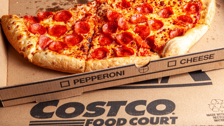 What To Do If You Accidentally Take Home A Pizza Pan From The Costco Food Court