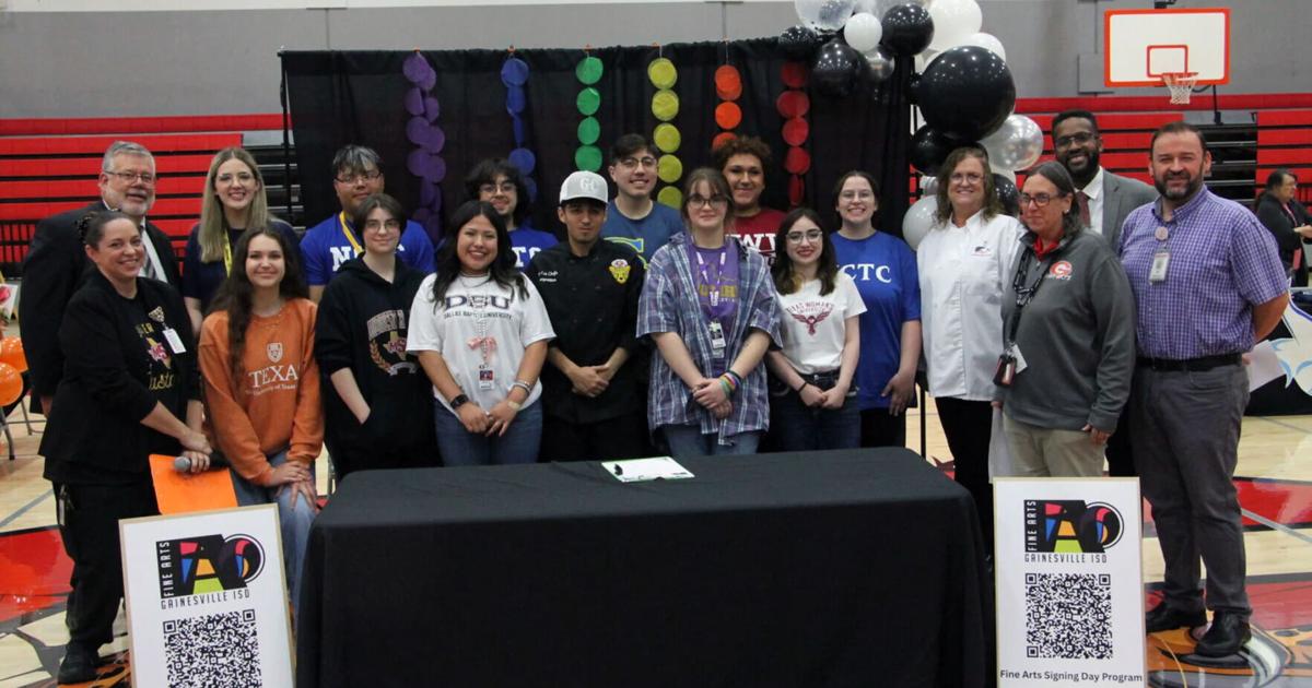 GHS grads celebrate continuing art education