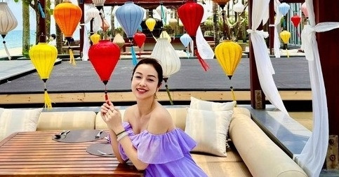 Hoa hậu 4 con Jennifer Phạm vai trần gợi cảm, Quách Thu Phương U50 trẻ trung