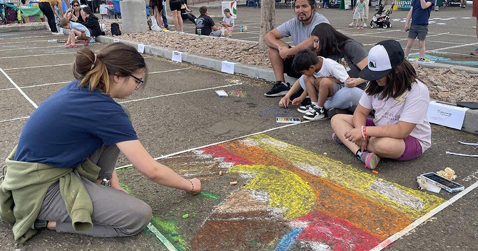 Chalk it Up draws artists to City Hall parking lot