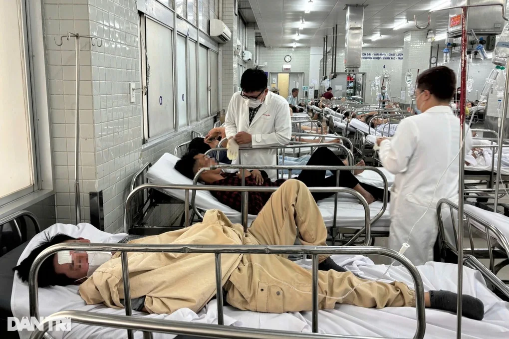 Hàng chục ca tai nạn sinh hoạt, ngộ độc cấp cứu ở Bệnh viện Chợ Rẫy dịp lễ - 1
