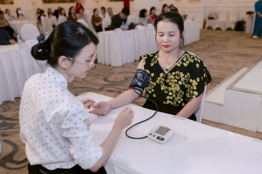 Nghệ An tăng cường tuyên truyền, kiểm soát tăng huyết áp cho người dân - 3 Nghệ An tăng cường tuyên truyền, kiểm soát tăng huyết áp cho người dân - 3