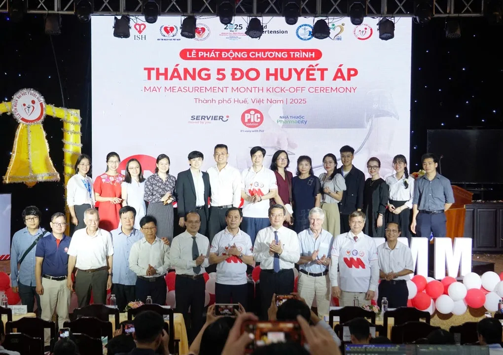 Huế hưởng ứng tháng 5 đo huyết áp - 2 Huế hưởng ứng tháng 5 đo huyết áp - 2