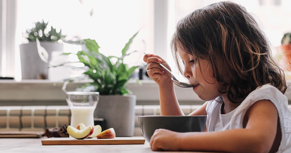 A healthy diet may be a key to girls starting puberty at a later age, new research suggests