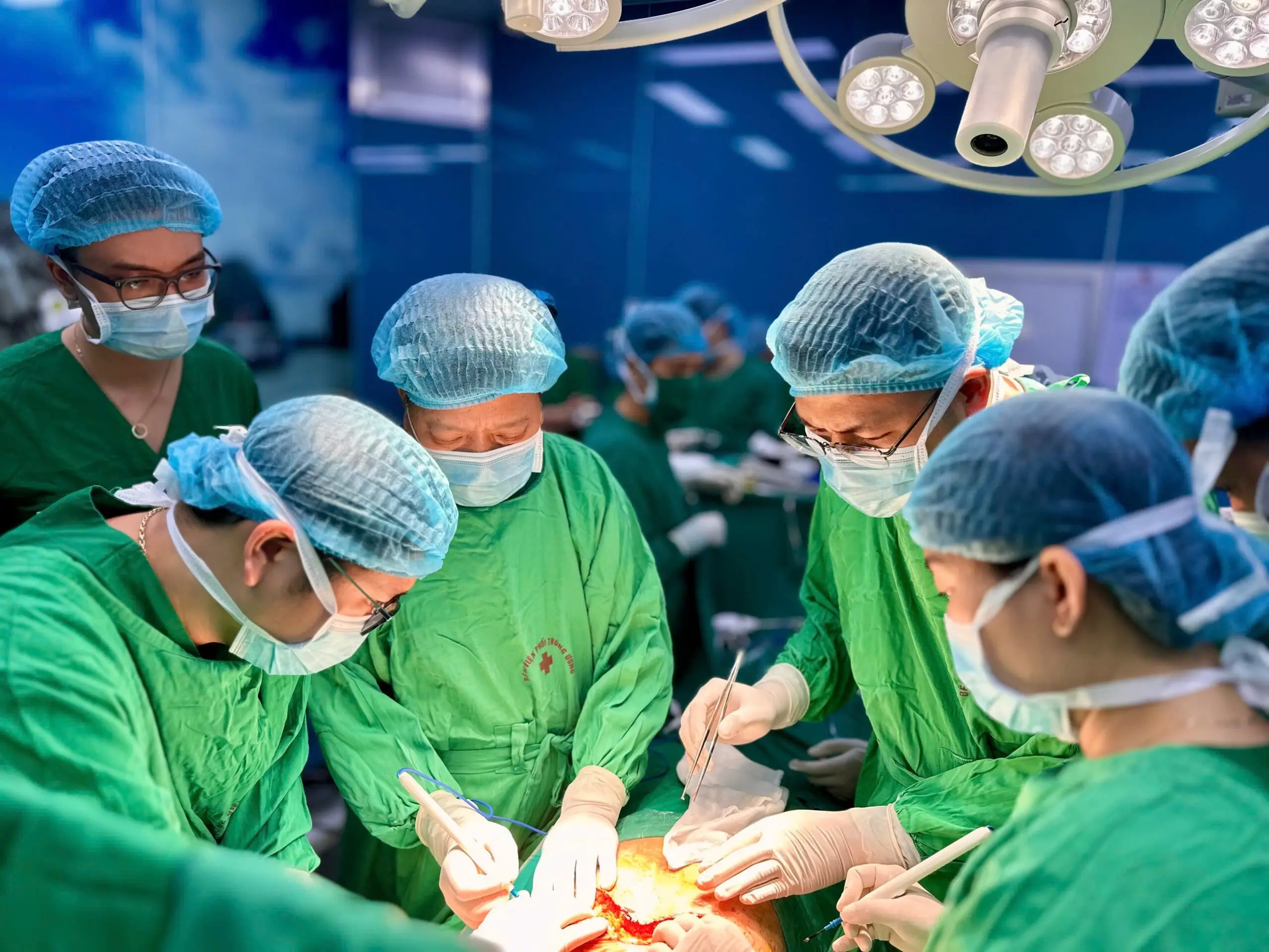 Chị được tái sinh nhờ lá phổi của người em được chuyển từ Nam ra Bắc - 4 Chị được tái sinh nhờ lá phổi của người em được chuyển từ Nam ra Bắc - 4