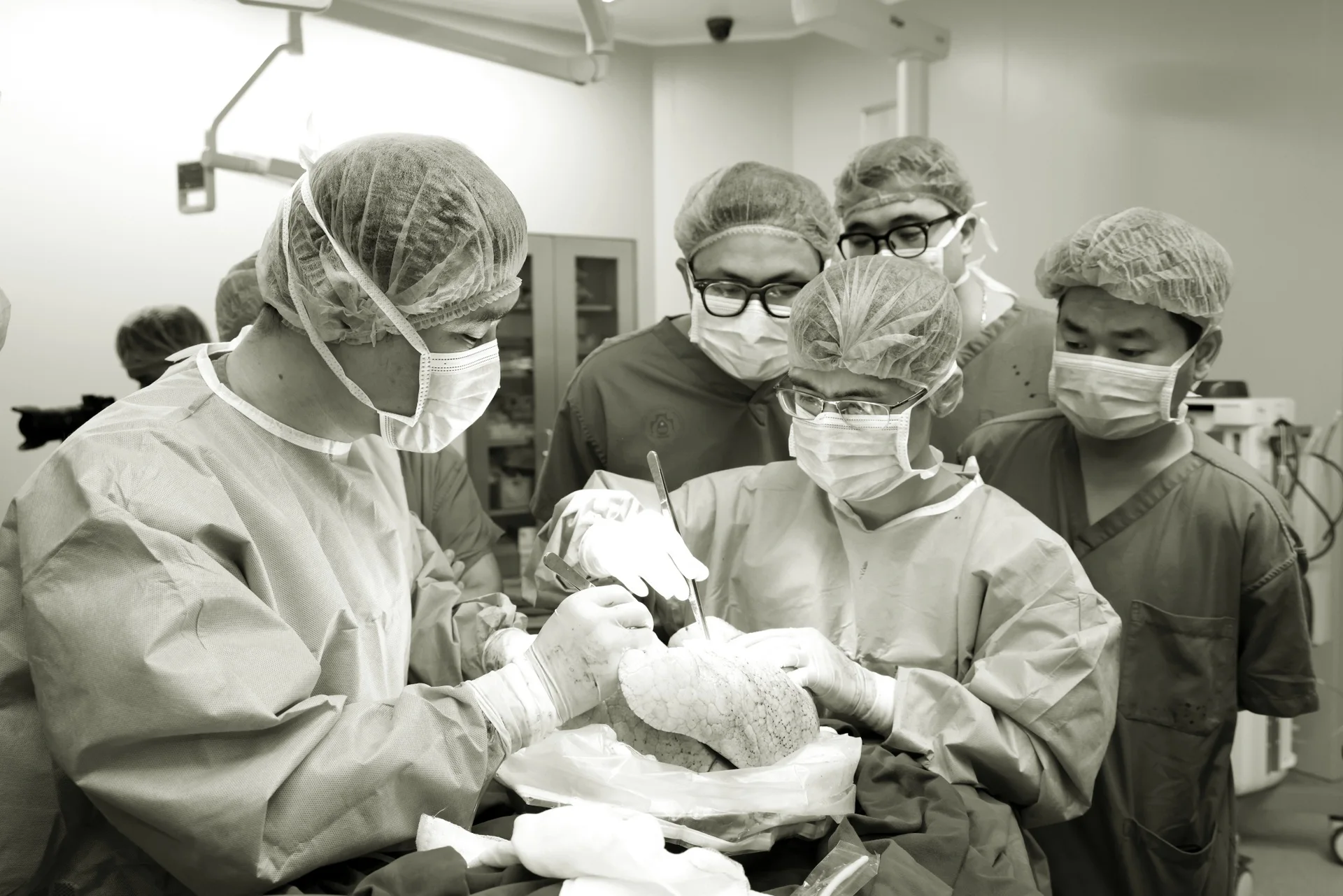 Chị được tái sinh nhờ lá phổi của người em được chuyển từ Nam ra Bắc - 6 Chị được tái sinh nhờ lá phổi của người em được chuyển từ Nam ra Bắc - 6