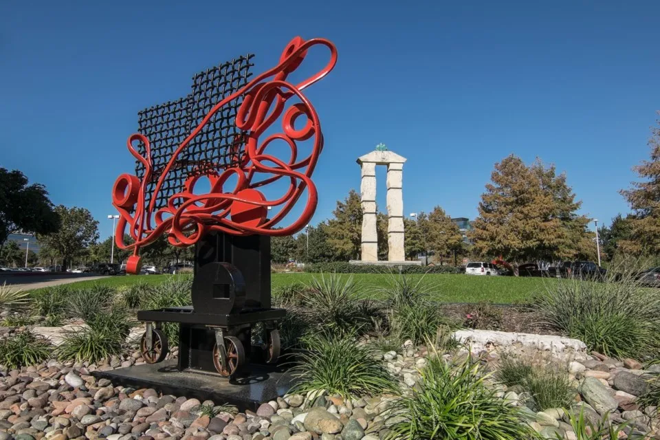 texas-sculpture-garden-wandering-by-george-tobolowsky