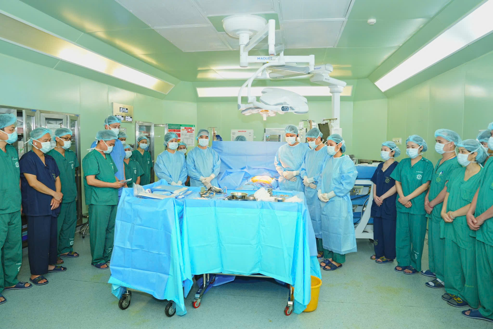 Trái tim người hiến tạng vượt hành trình từ Hà Nội vào Huế cứu người bệnh