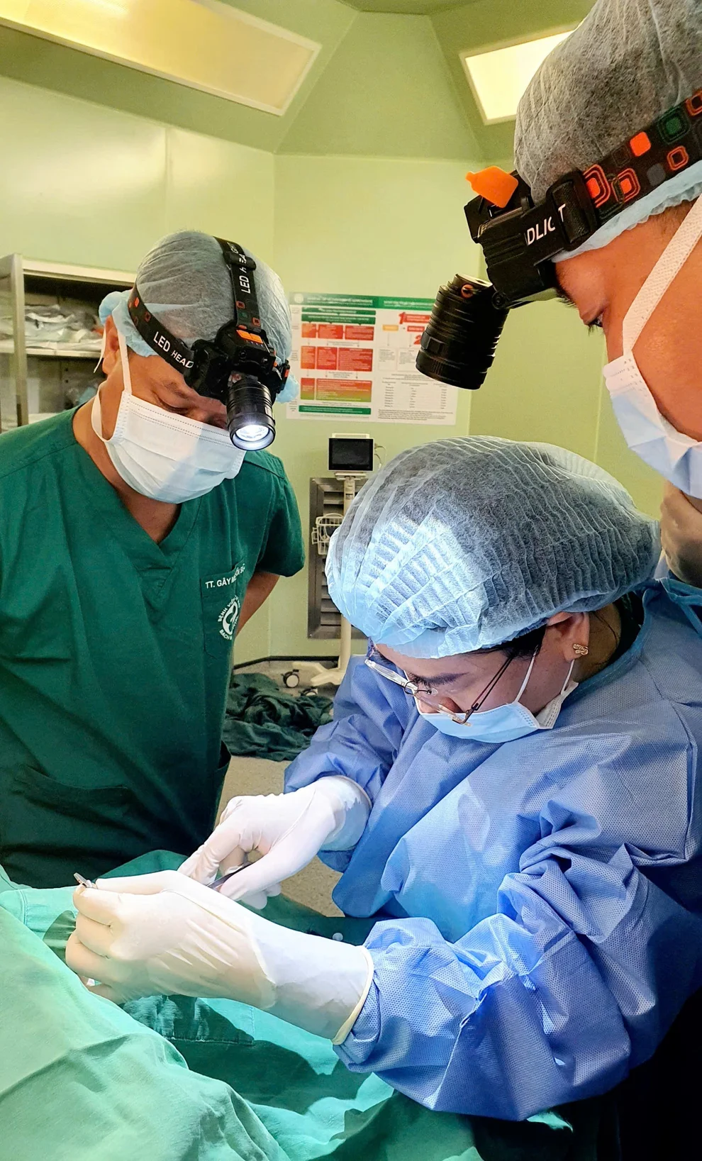 Trái tim người hiến tạng vượt hành trình từ Hà Nội vào Huế cứu người bệnh - 3 Trái tim người hiến tạng vượt hành trình từ Hà Nội vào Huế cứu người bệnh - 3