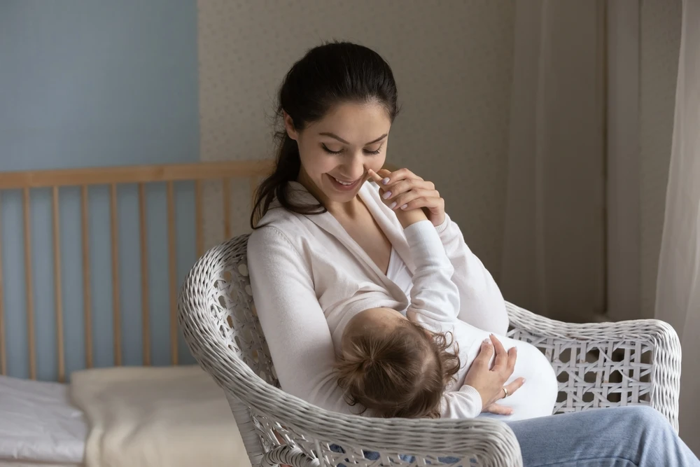 Mothers need to follow proper diet to ensure they stay healthy for breastfeeding.(Shutterstock) Mothers need to follow proper diet to ensure they stay healthy for breastfeeding.(Shutterstock)