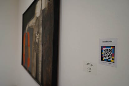 The collective experience of translating art for people who are blind