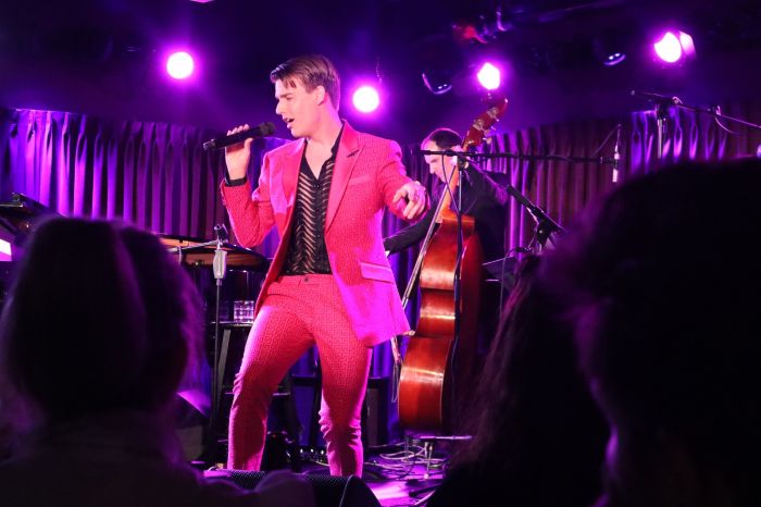 Velvety-smooth crooning of 20th-century standards and new originals in ‘Mark William: Technicolor Dreams 2.0’ at NYC’s Green Room 42