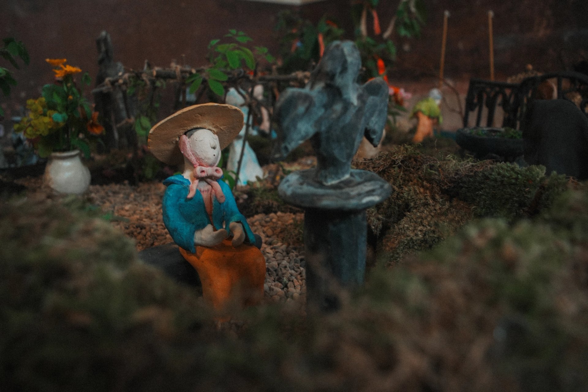 Folk is having a revival—in the art world too