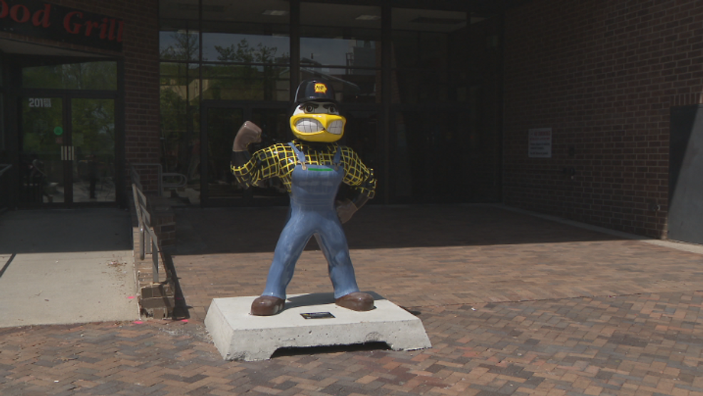 Iowa’s Herky on Parade wins Arts, Culture and Heritage Award, boosting local tourism