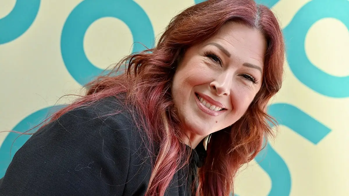 Carnie Wilson smiling