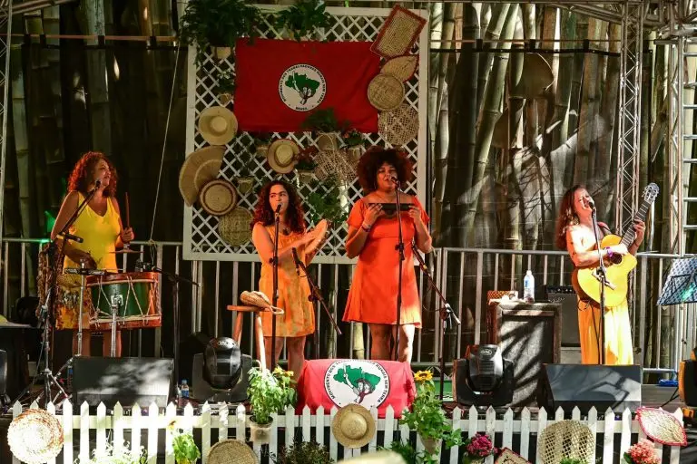 Humanizing art- Landless culture enchants 