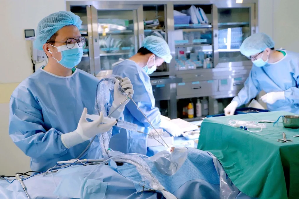 Căn bệnh hiểm khiến người đàn ông ở TPHCM bỗng mất thị lực, đối diện mù lòa - 1