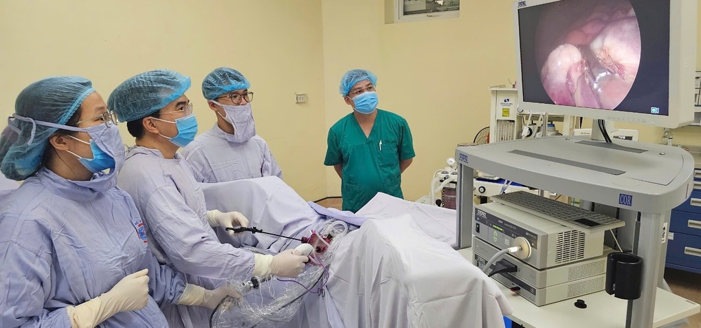 Lần đầu tiên: Chữa ung thư phụ khoa bằng phẫu thuật không để lại sẹo