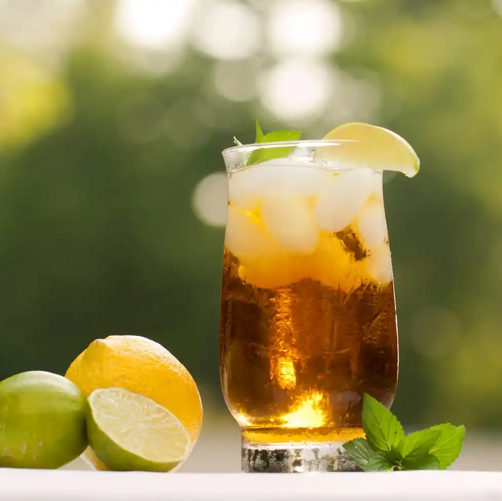 iced tea with lemon