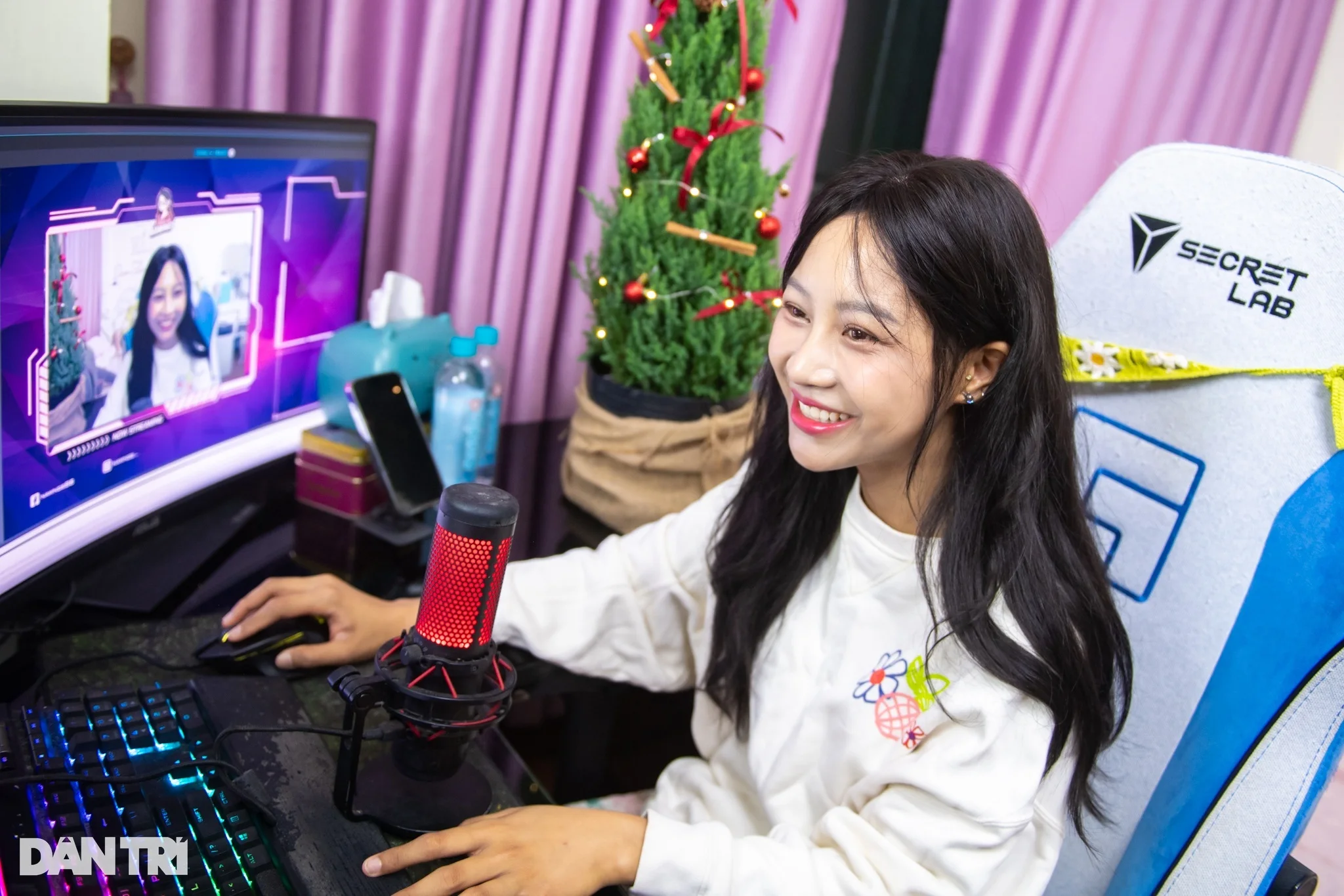 Streamer 2 lần mắc ung thư được cầu hôn gây xúc động: 7 năm, 9 lần từ chối - 3