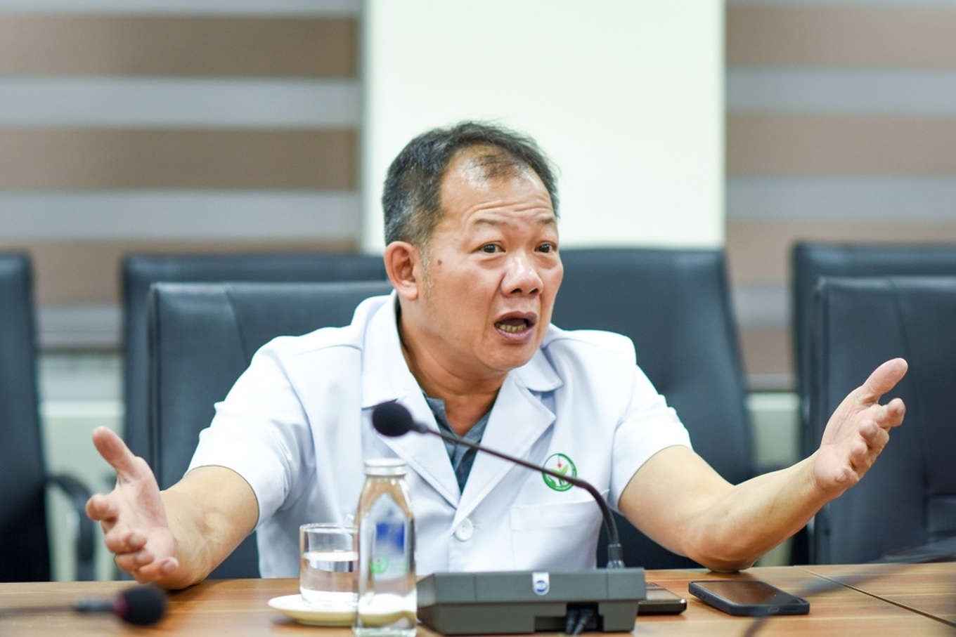 Thuốc giả có thể giết người, bác sĩ cũng là nạn nhân