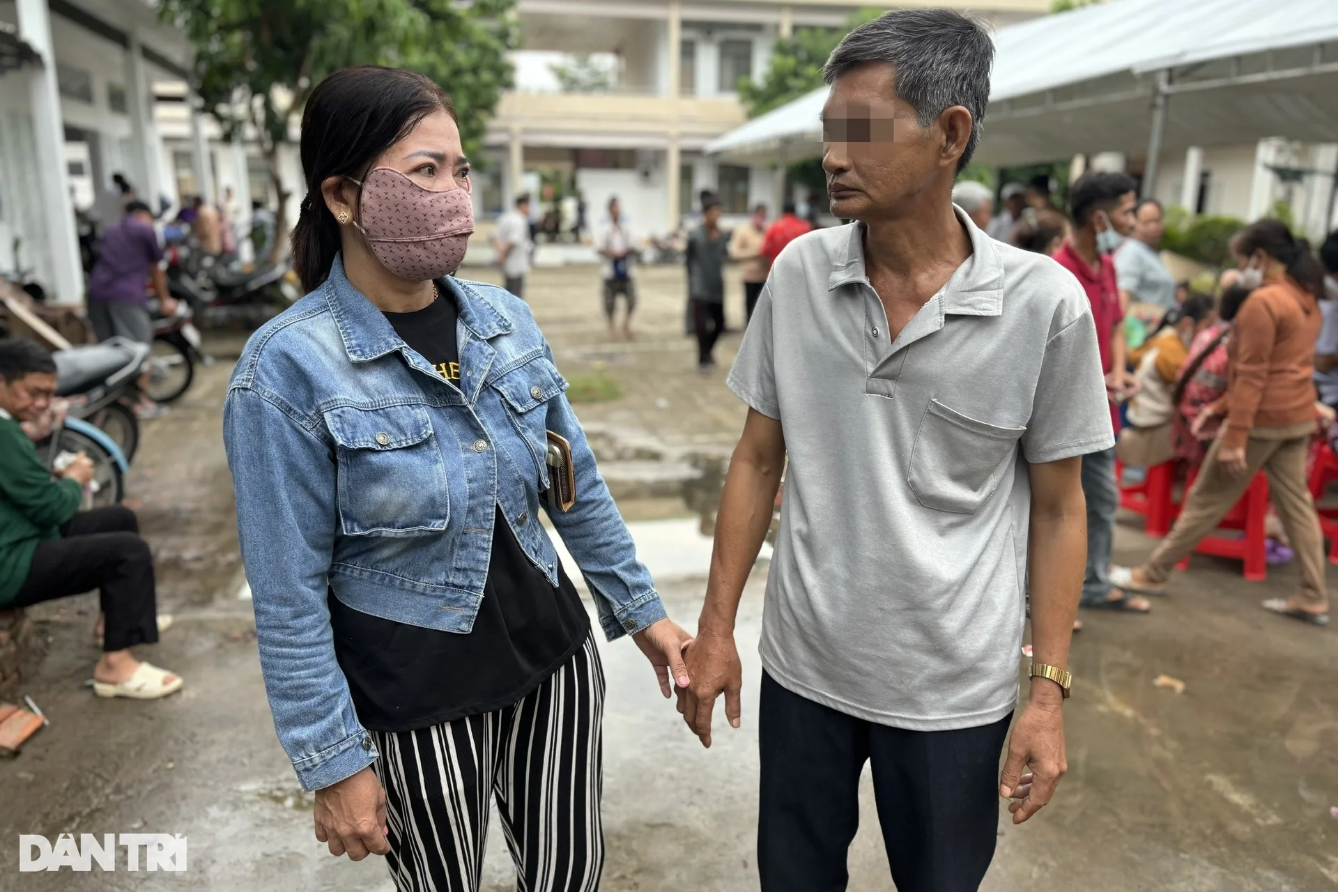 Người đàn ông ngủ dậy bỗng... tâm thần, vợ 23 năm đi khắp nơi để cứu chồng - 7
