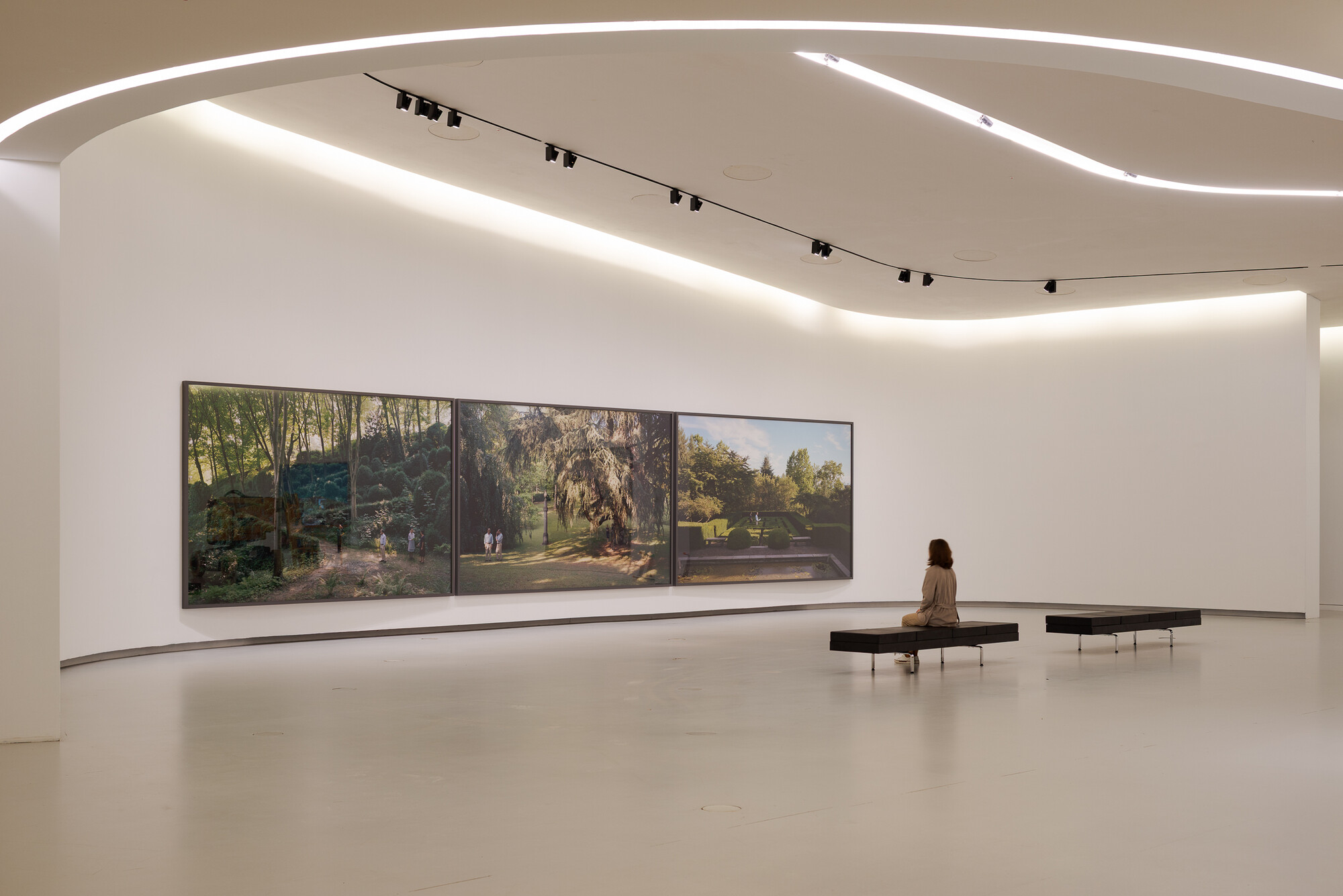 Jeff Wall: Time Stands Still. Photographs, 1980–2023 – Announcements – e-flux