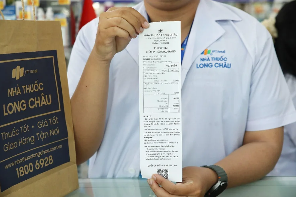 Lợi ích từ việc Long Châu cung cấp xuất xứ thuốc ngay trên hóa đơn bán lẻ - 3 Lợi ích từ việc Long Châu cung cấp xuất xứ thuốc ngay trên hóa đơn bán lẻ - 3