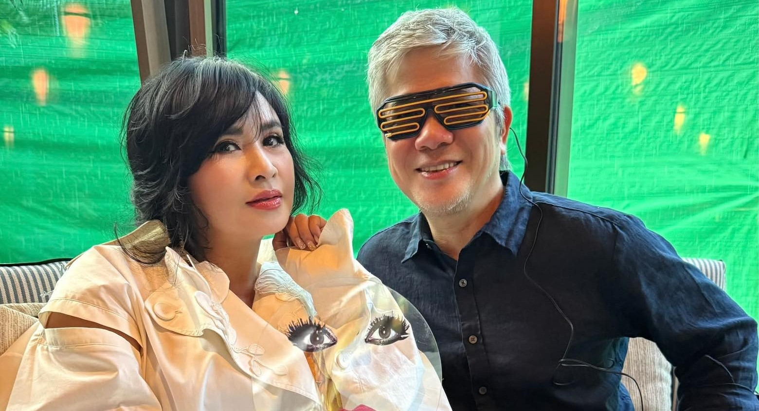 Thanh Lam xem show Lady Gaga với chồng, Thanh Hằng được nhạc trường hôn đắm đuối
