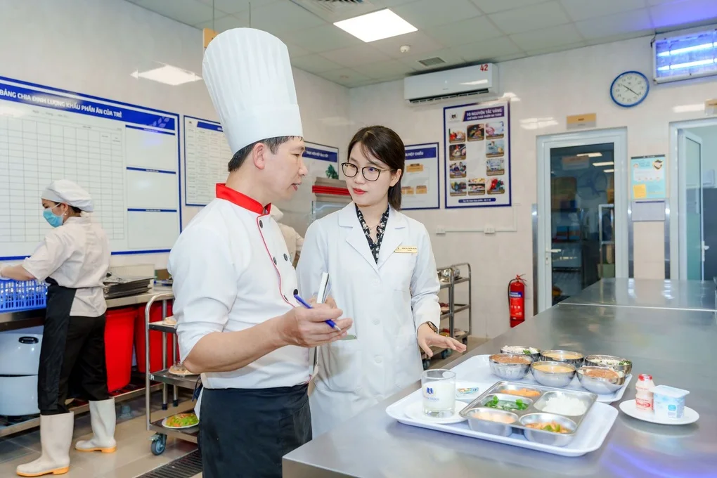 Vinschool và Vinmec hợp tác nâng chuẩn chăm sóc sức khỏe mầm non - 2 Vinschool và Vinmec hợp tác nâng chuẩn chăm sóc sức khỏe mầm non - 2