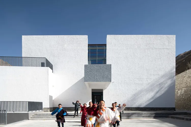 The Multifunctional Art Center of Lhozhag County Middle School / Shenzhen Huahui Design - Image 1 of 37