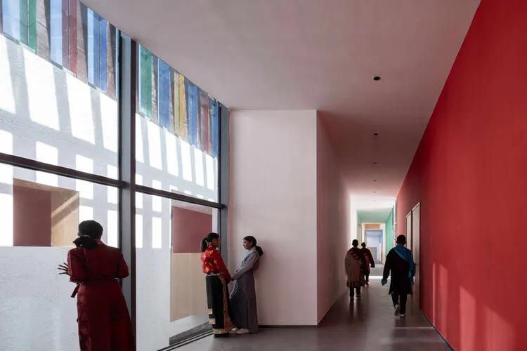 The Multifunctional Art Center of Lhozhag County Middle School / Shenzhen Huahui Design - Interior Photography