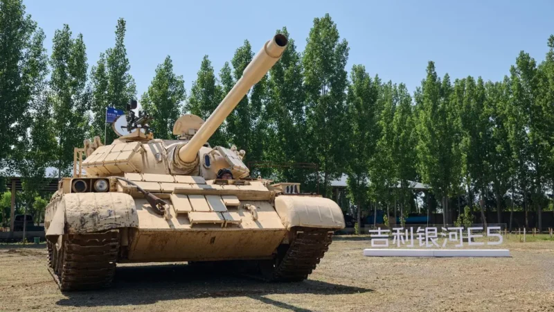 Geely Galaxy E5’s Aegis Gold Brick Battery passes 36-ton tank compression test