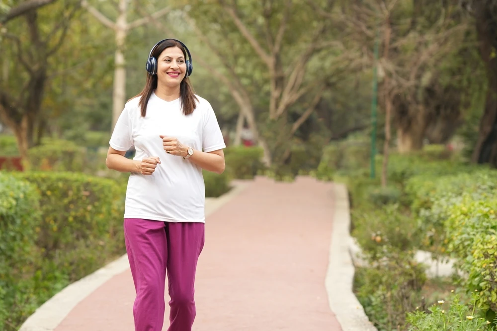 Try brisk walking.(Shutterstock) Try brisk walking.(Shutterstock)
