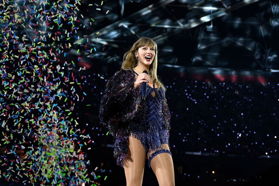 Taylor Swift announces that she now owns her entire catalog of music