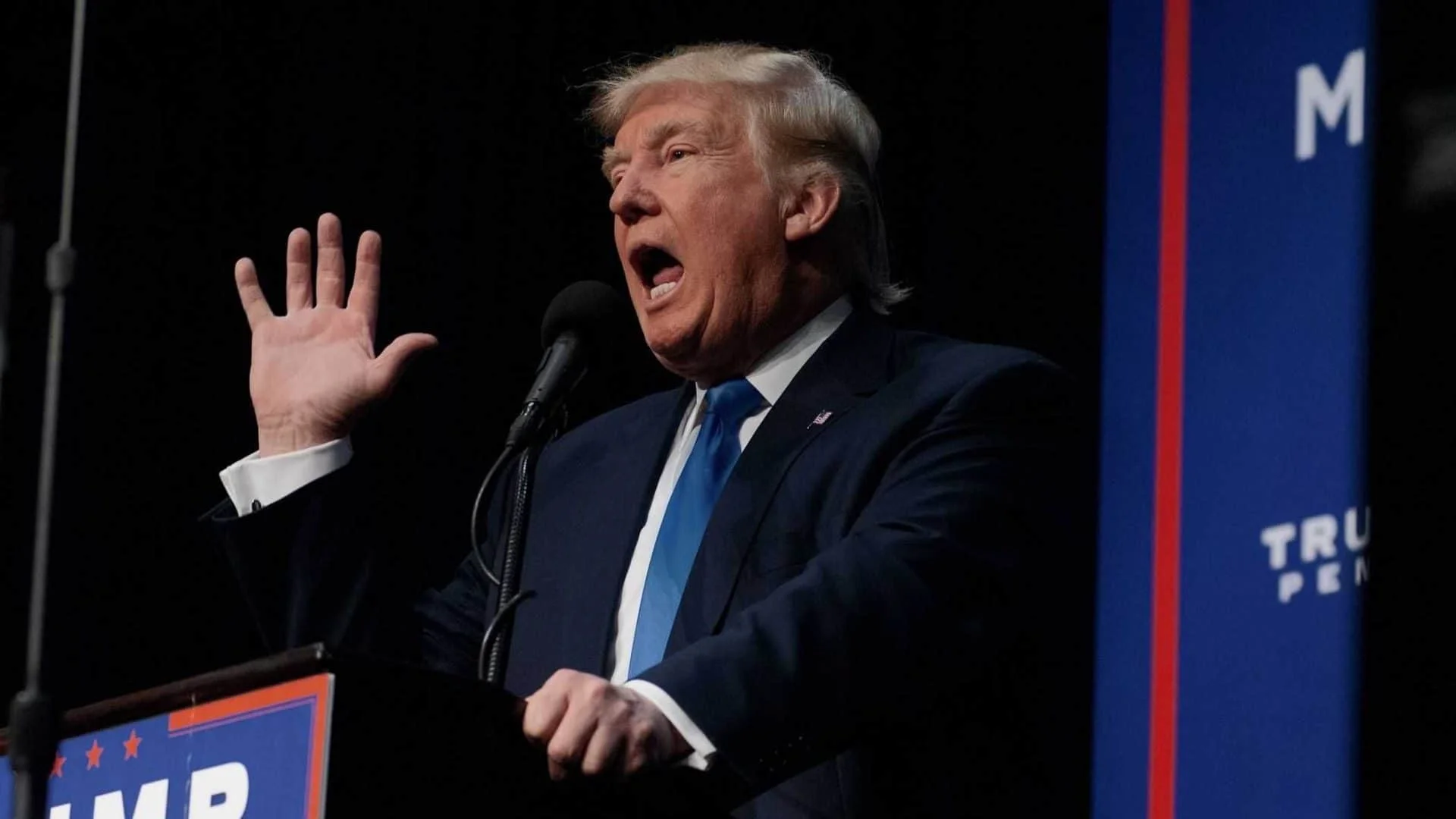 trump-no-palanque-1-e1738608404623-1920x1080