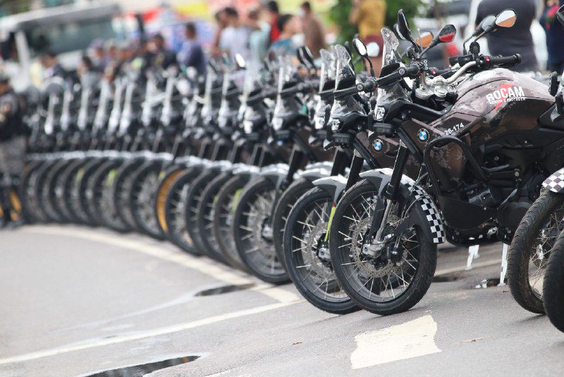 Mais potência e tecnologia: novas motocicletas entregues pelo governador Wilson Lima ampliam atuação da PMAM na capital