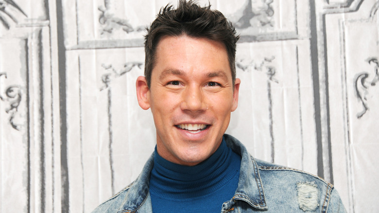 The Unique Design Alternative David Bromstad Prefers Over A Painted Accent Wall