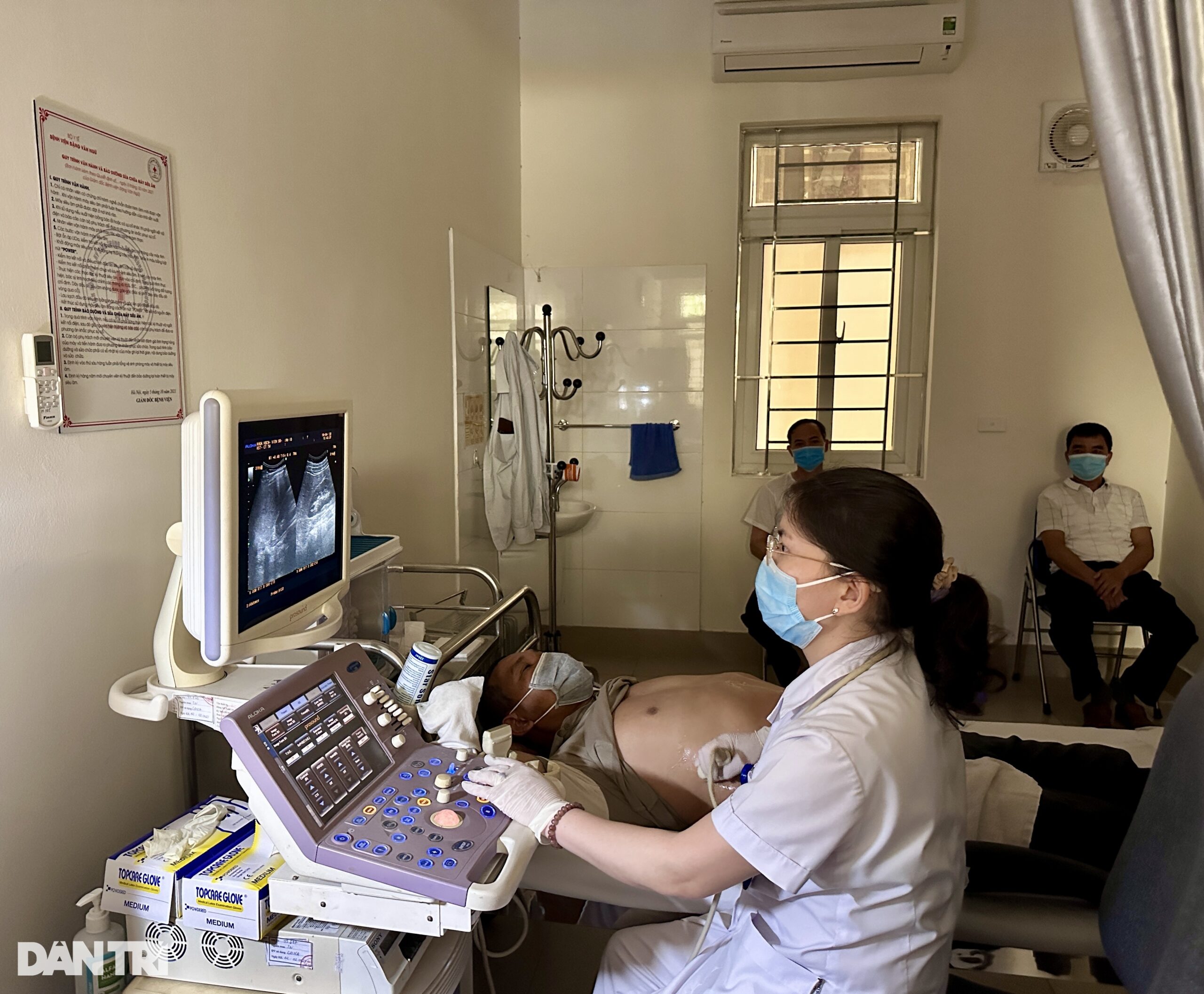 Miễn viện phí: Chính sách chạm tới trái tim hàng triệu người dân