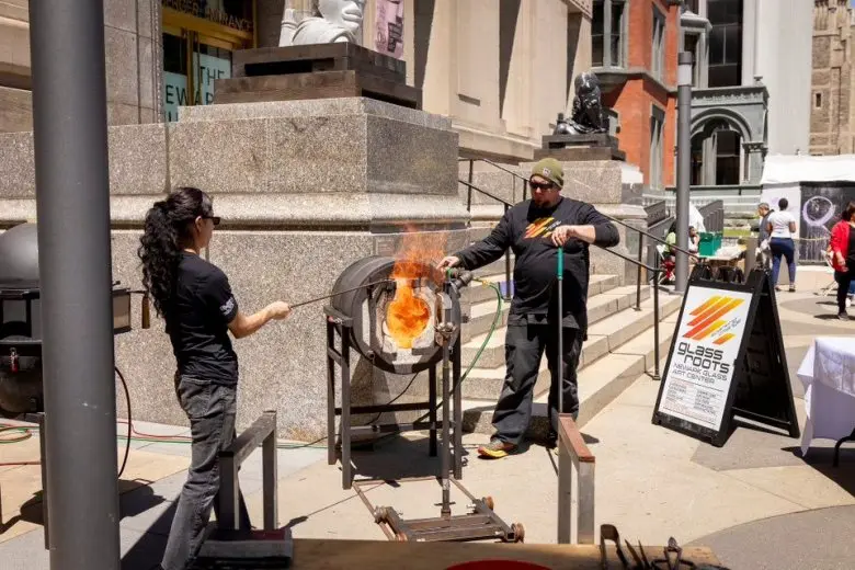 GlassRoots’  Mobile Hot Shop