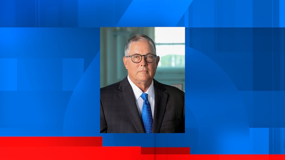 Roger Dixon, longtime head of Omaha’s entertainment and convention authority, retires