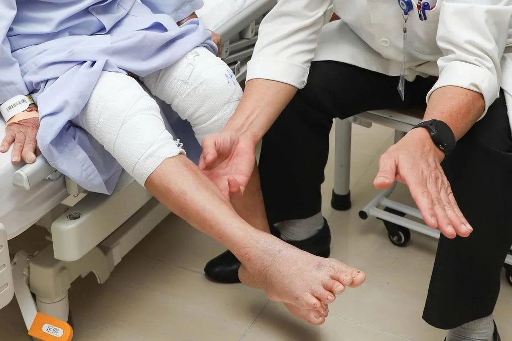 Phép màu đến với người phụ nữ tưởng chừng không thể đứng dậy được nữa - 3 Phép màu đến với người phụ nữ tưởng chừng không thể đứng dậy được nữa - 3