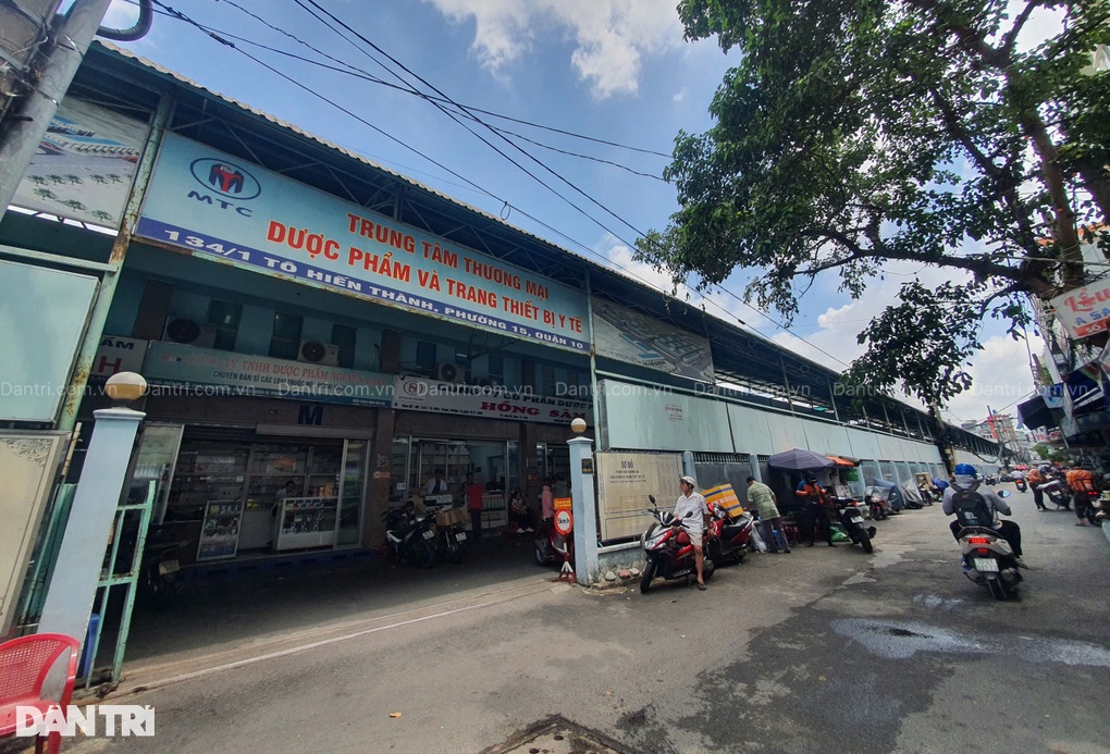 Chợ thuốc sỉ lớn nhất ở TPHCM: Vắng vẻ, im ắng lạ thường